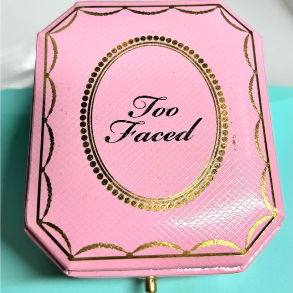 Too Faced Fancy Pink Highlighter - Picture 2 of 3